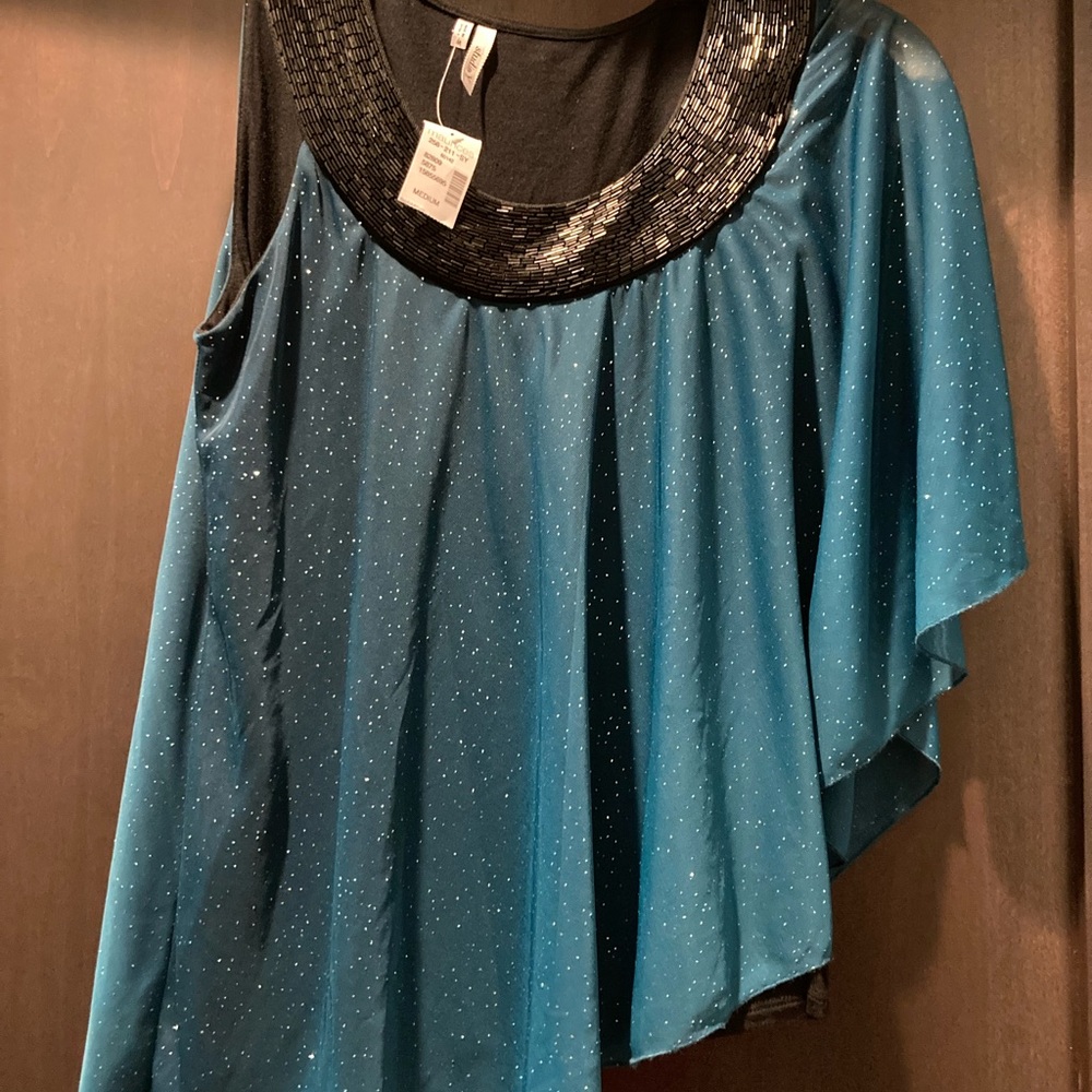 Sparkly one-sleeve shirt